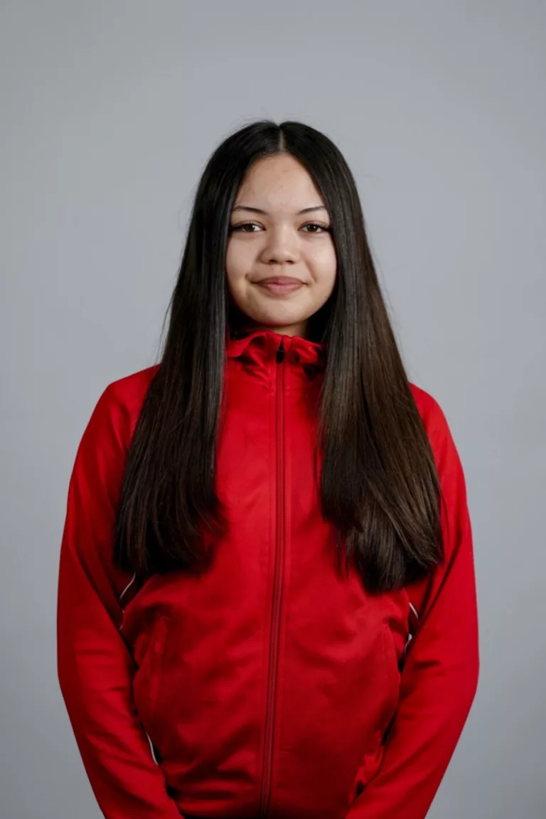 GNÄGI Naya